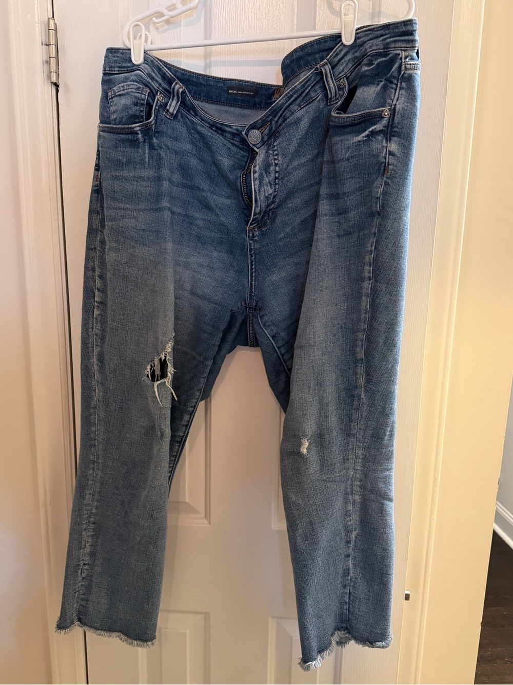 Kut from the Kloth Abigail crop jeans. 18W